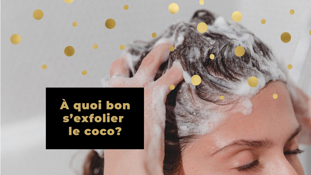 Femme se lavant les cheveux avec un shampoing exfoliant